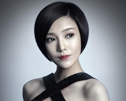范爷东京时装秀之后,下一个短发上热搜的是迪丽热巴、赵丽颖?