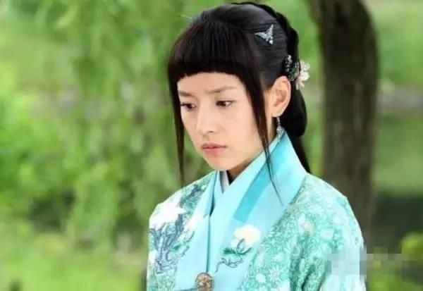 范爷东京时装秀之后,下一个短发上热搜的是迪丽热巴、赵丽颖?