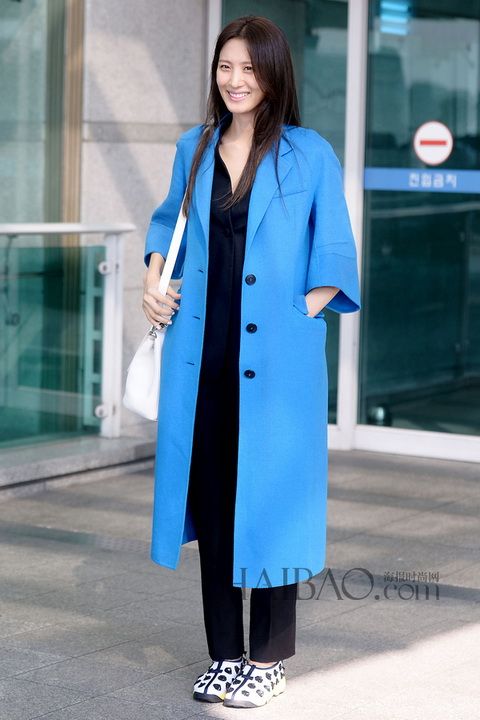 韩国女明星长款大衣帅气穿搭法