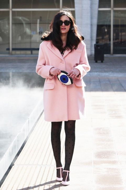 冬日的街头：粉色大衣如何穿出欧美范儿